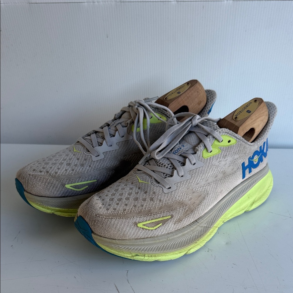 HOKA MENS CLIFTON 9 RUNNING SHOES SIZE 8.5D 8.5 Grey Green Sneakers